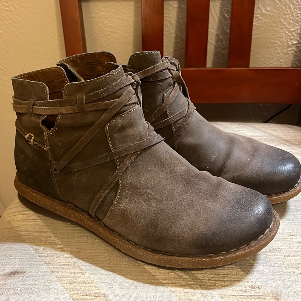 Born Tarklin Boots--Like New